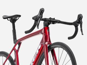 Vélo Route TREK Madone SL 5 8e Gen. Gloss Fury Red/Matte Deep Smoke